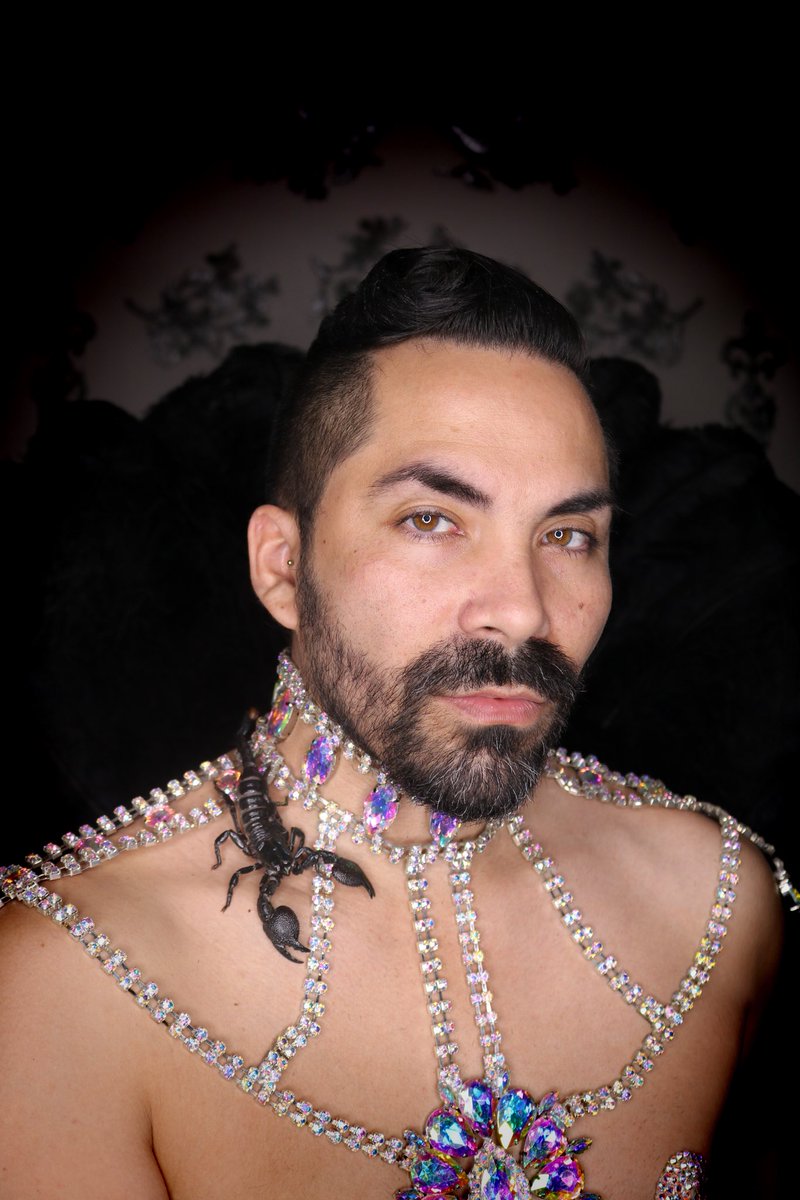 xoMattFinish's tweet photo. You're breaking your neck
To turn to see

💎 @hamhamchibi 
@xomattfinish #DaddyFinish #MrExoticWorld2015 #BrütusTheScorpion #DictatorScorpion #scorpion #AZ #burlesque https://t.co/OueipTfh4W
