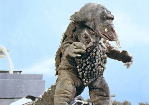 Kou サイドン ドサイドンの姿の代わり様は ゴモラ ザラガスのスーツ改造がモチーフじゃないかって見かけて 比較して見たらたしかにソレっぽく見える ドサイドンの特性 ハードロック もザラガスの能力っぽく思えるし T Co Gvdhqidbze Twitter