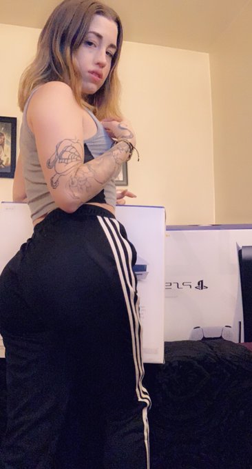 Taking down names rn for the 50$ slot PS5 Raffle🙌🏼🙌🏼🙌🏼 Cashapp: $millibabyru Venmo: @Chizino90 I&rsquo;m live<a href="/tag/mvsales"class="tags"><span>#mvsales</span></a>