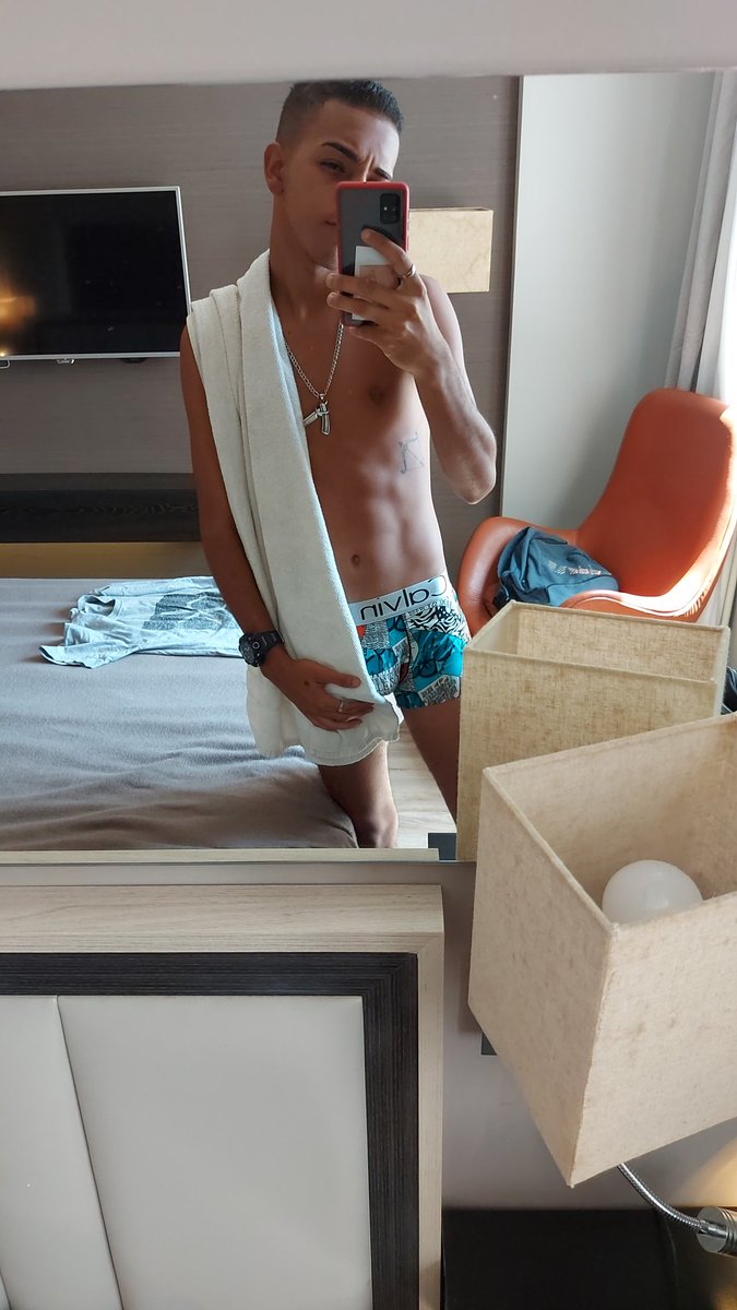 Ygor21700345's tweet photo. Oh pai tá on 😍😜 https://t.co/i8ENbsWKkP