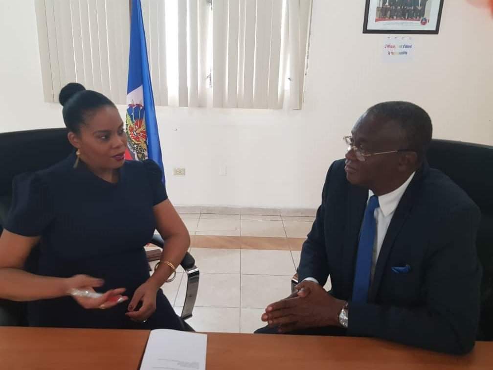 JESSYMENOS's tweet photo. La Ministre Jessy MENOS rend visite au DG de l’Ecole de la Magistrature Me Kesner Michel THERMESI en prélude à la commémoration des 25 ans de ladite Ecole,pour parler de l’impact de la formation des Magistrats,du personnel judiciaire haïtienpour la protectiondesdroitsFondamentaux https://t.co/wytgr8Mwlr