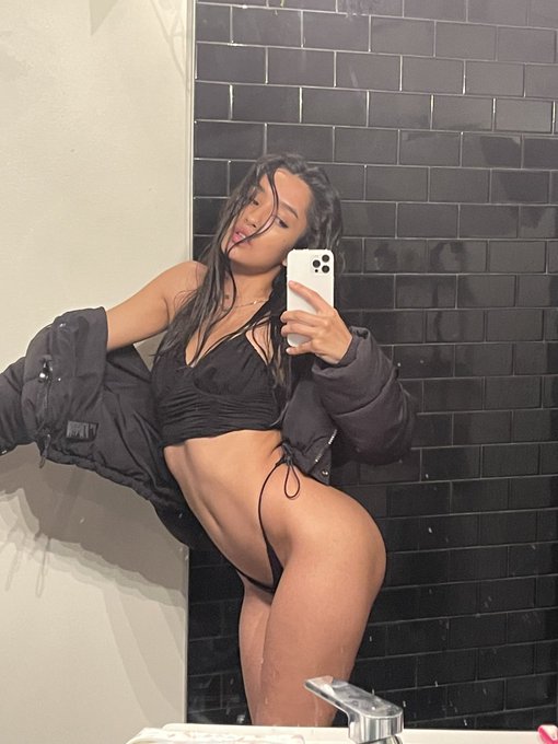 can I getta kith 😔 https://t.co/wdHYN16wKQ