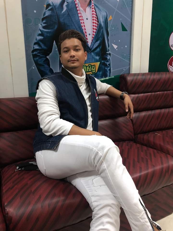XStoung's tweet photo. លើកជើងទំនងណាស់អាយដលបាន១វិញឆ្ងាញហើយមើលទៅ https://t.co/hRwfXXlHsY