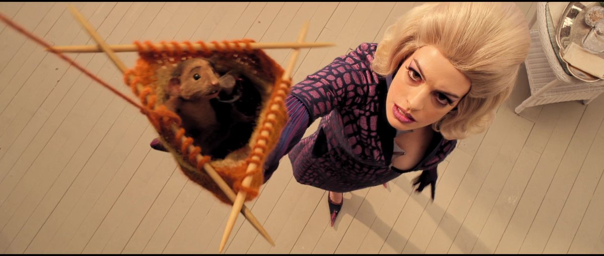 Anne Hathaway FANsite tweet media