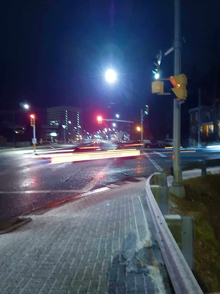 HeyItsMeMissJT's tweet photo. Chilly night experimenting with photography. #BridgeOfNations #CityLife #LongEveningWalks #NightLights #LightTrails #LongExposure #SnowySudbury #BabyItsColdOutside #MustBeAMonday ❄️📷✨💜❄️ https://t.co/UATWChuEvR