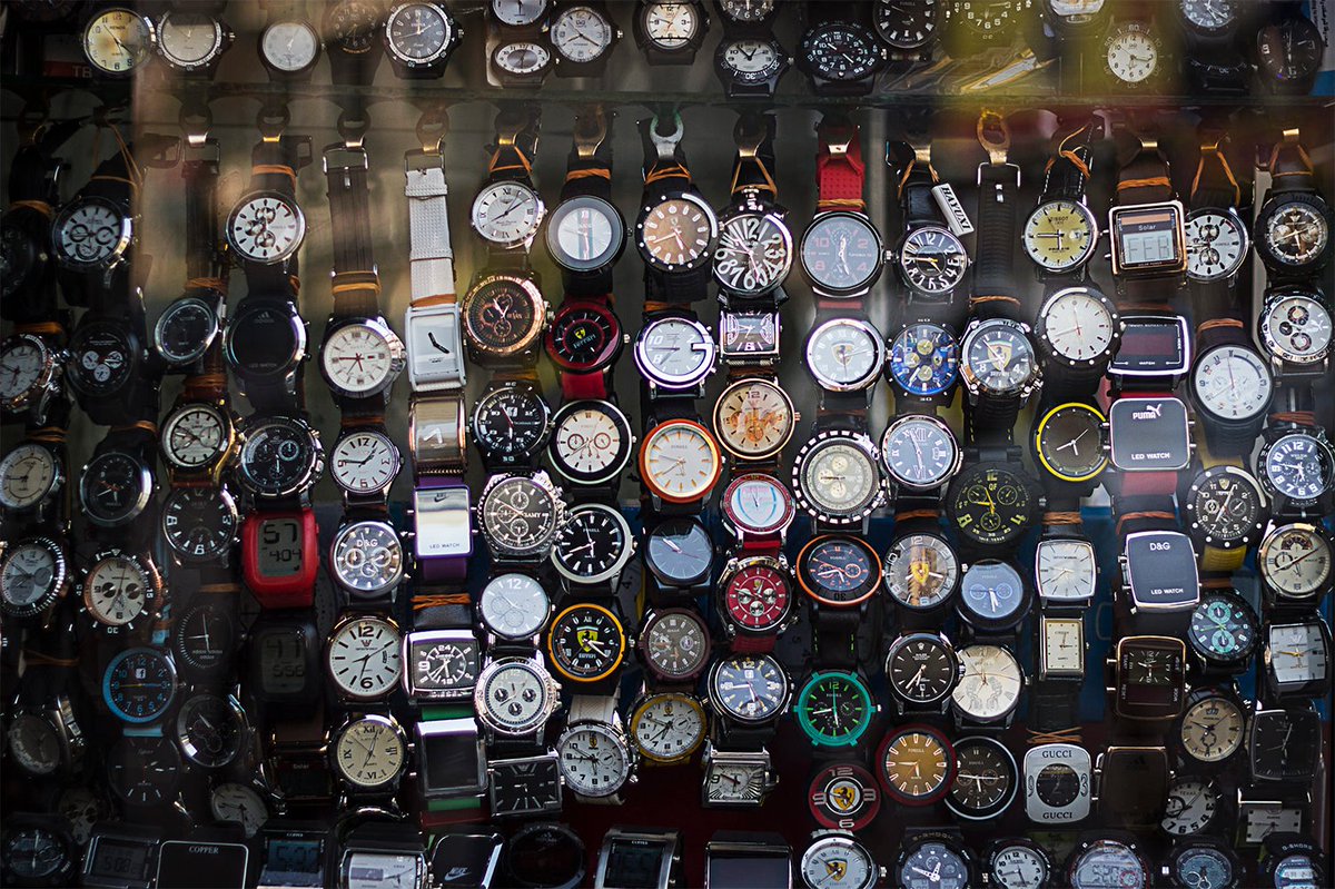 S_MorningLight's tweet photo. SELLING TIME
Wristwatches for sale in a kiosk on Malwatte Road, in the #Pettah. #Colombo, #SriLanka, Feb 2014. More@ https://t.co/d0rbh2Ne7y
#streetphotography #CanonSriLanka #MalwatteRoad #marketsofColombo #Pettah #windowdisplay #shopping #SriLanka #streetsofColombo #time https://t.co/dfCmynZSrM