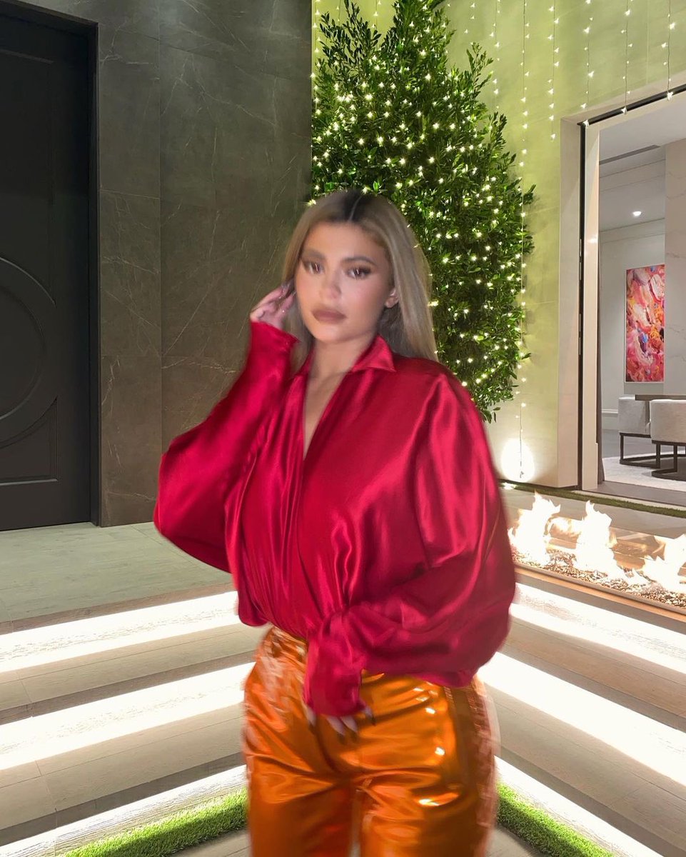 Kylie Jenner tweet media