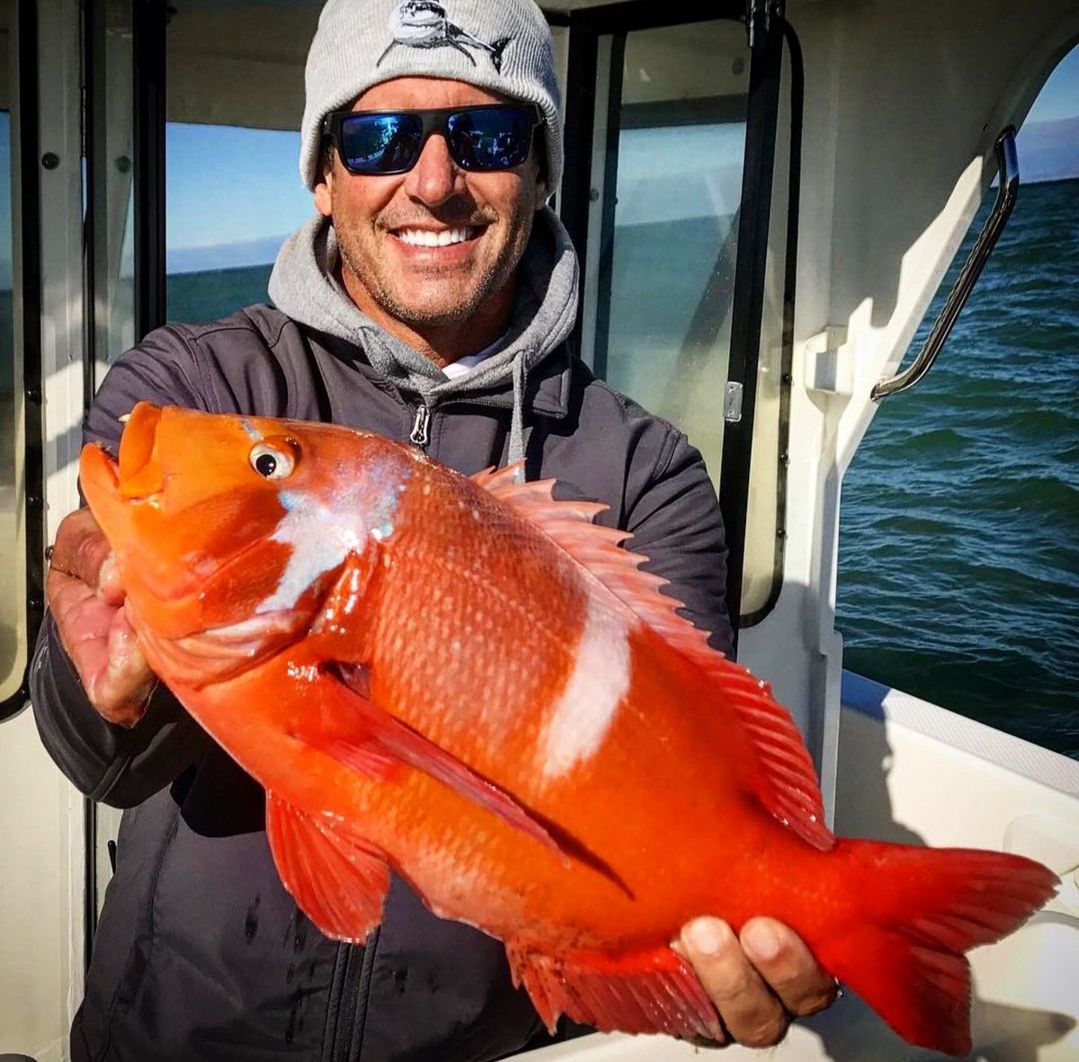UnchartedWtrsTV's tweet photo. Monday madness in #southafrica with a Roman fish! I caught this one 1 mile from the great whites blasting seals for breakfast . It was a lil mind boggling. @RealSaltLife @MercuryMarine @invincibleboats @BassProShops @YETICoolers @fishing_chaos @LivingstonLures @CitizenWatchUS https://t.co/zBurQEM7KI