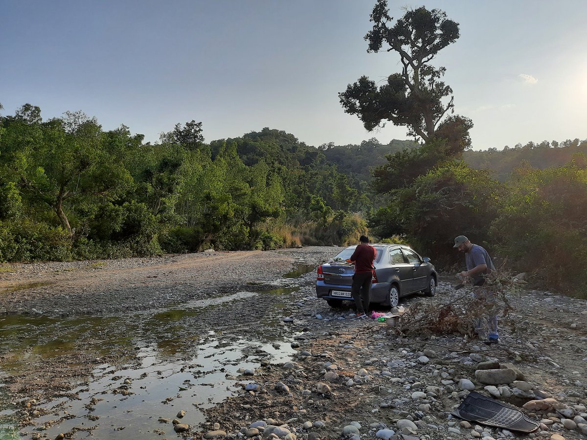 Rahul_Does's tweet photo. Must go to the jungle to cook chicken at #Chikan.
https://t.co/IJBklcTytr
Thanks, @511Tactical for the #Rush24 that carried my emergency jungle-cooking kit and @kershawknives for the #1670S30V that got us kindling in no time.
@TaliskerWhisky ROCKS!
Outing for Mr. #Dobby_Does. https://t.co/Y4spfVYMVy
