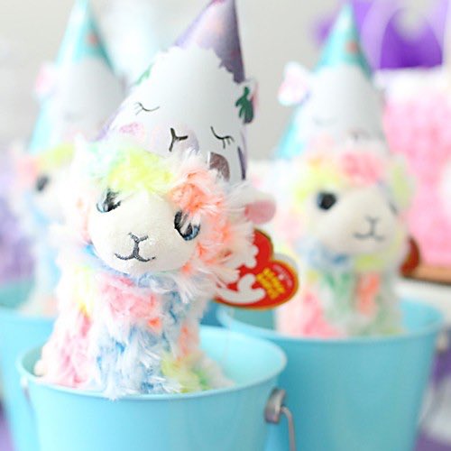 seevanessacraft's tweet photo. This llama themed party was so much fun to plan! 🦙 I did all this for less than $75, thanks to @PartyCity’s lowered prices. #PartyCity #JoySquad #MorePartyForLess #ad
https://t.co/eDLpq9LLVp https://t.co/cpPndAgKi1