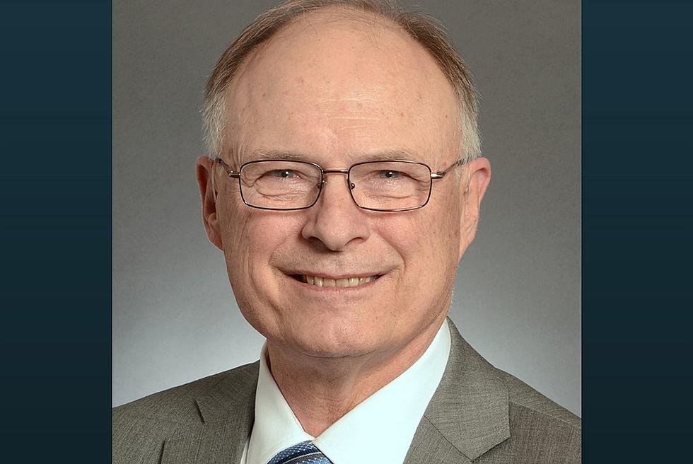 Republican Minnesota Sen. Jerry Relph, received a positive COVID-19 test Friday after learning that he had been in contact with another person at the Minnesota Senate who had contracted COVID-19.  https://kstp.com/minnesota-news/minnesota-state-sen-jerry-relph-tests-positive-for-covid-19-as-outbreak-in-republican-caucus-expands/5926185/