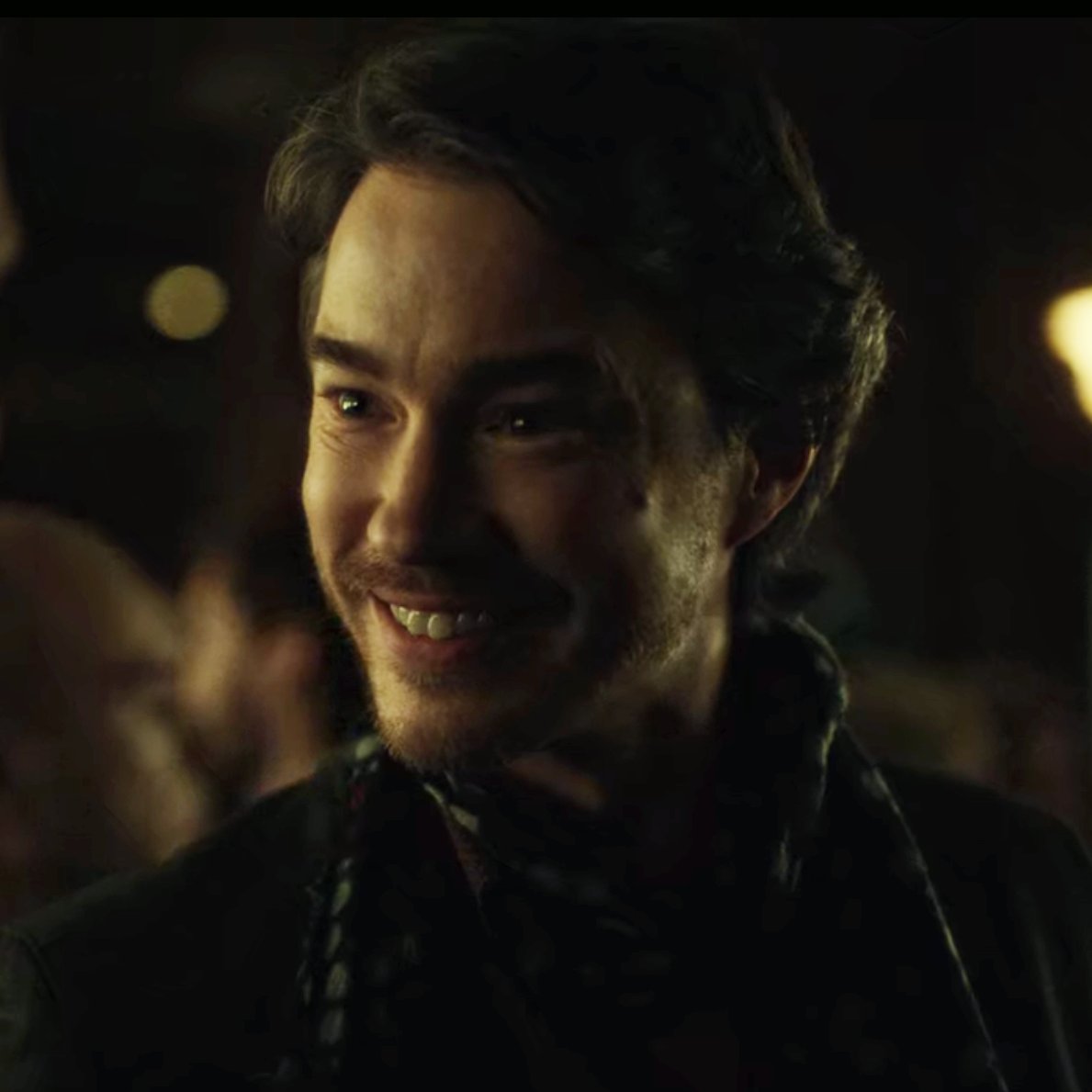 Next, let’s set the stage. Hannibal (Left): an attractive single man who recently had his heart broken by Will Graham. Antony (Right): an attractive single man with a free spirit who travels around Europe alone.