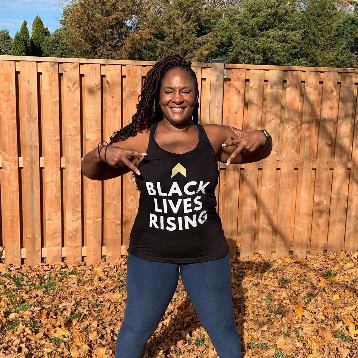 BlkLivesRising's tweet photo. Meet Dianne Bondy, @DianneBondyYoga, yoga teacher, activist, social justice warrior and BLR's Chief Wellness Expert!

Do yourself a favor and check her out to see what she represents: you will never see your wellness practice the same. Stay tuned for tips/real talk from Dianne 🙌🏽 https://t.co/CHVspKddVn