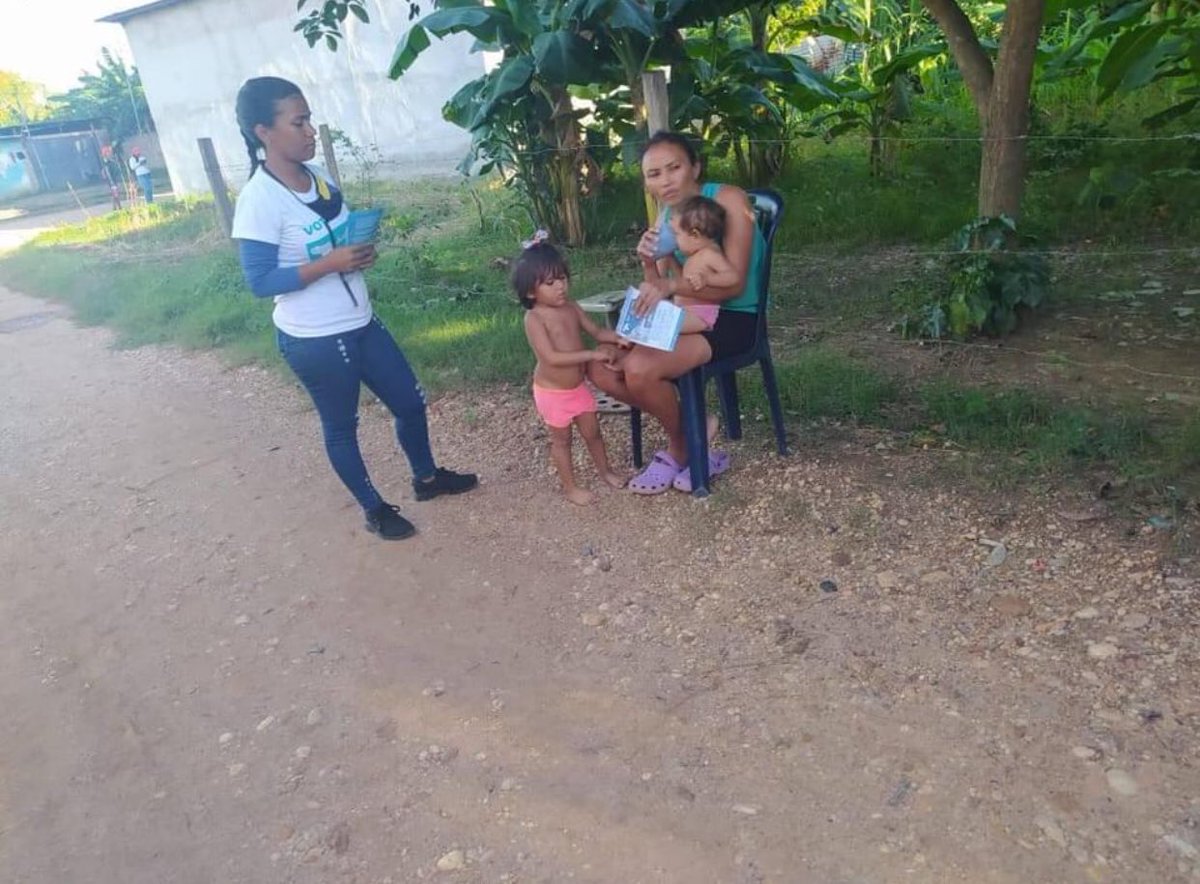 fradomart's tweet photo. #Apure desde la comunidad de Las Mercedes, a orillas del majestuoso Río Apure, seguimos recorriendo las calles de nuestro estado llevando el mensaje de esperanza a un pueblo que padece las consecuencias de una pésima gestión de gobierno. En la tarjeta del mapa está la Solución https://t.co/0Vdy390UXH