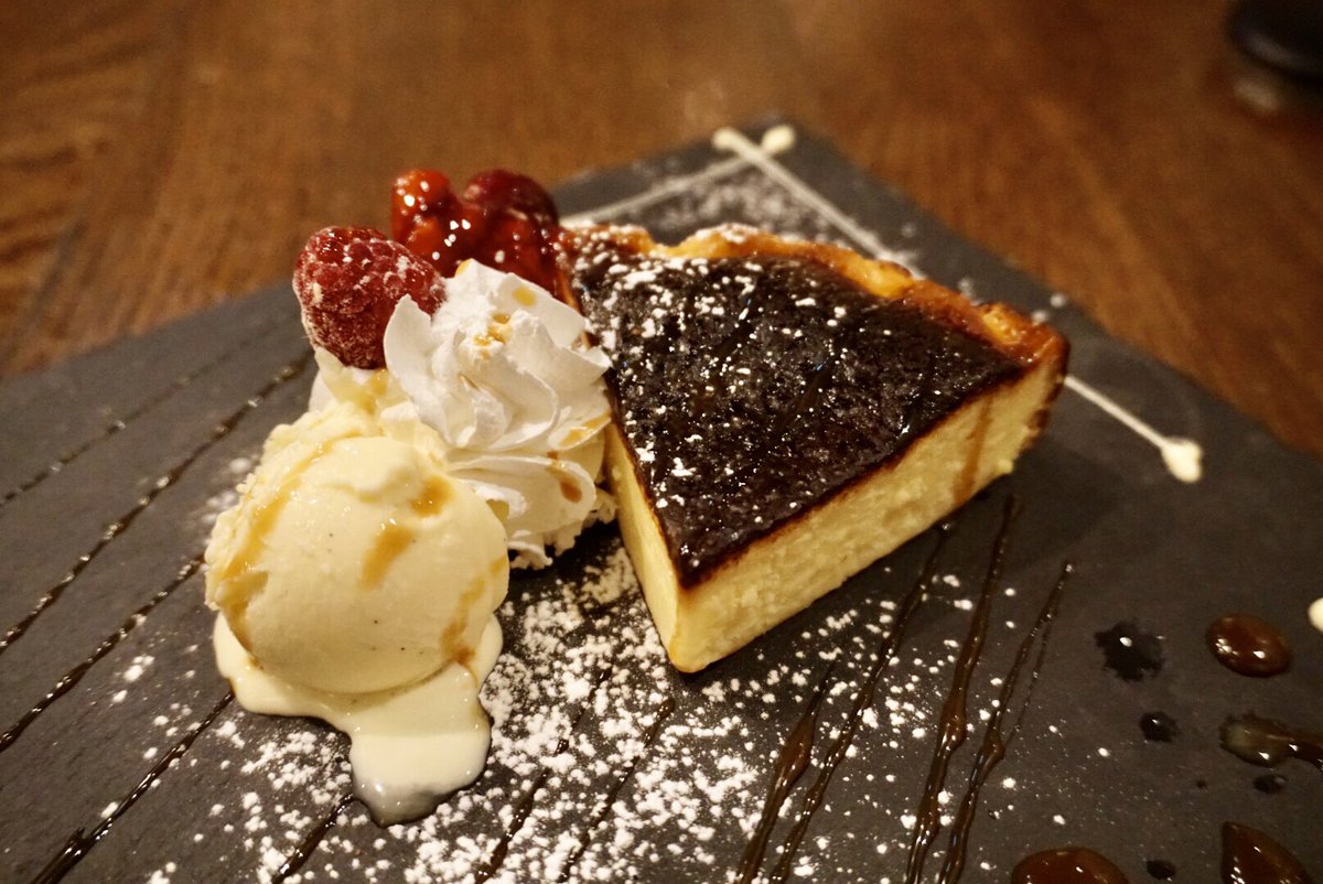 あまいけいき 福田弘亘 チーズケーキ食べ歩き 名古屋編 ピットタバーン Pit Tavern 栄店 バスクチーズケーキ 580円 薄焼きで 焦げ目バッチリなバスクチーズケーキ これは期待大 だったが T Co Owq7kq8bfu T Co Cuc1udq925