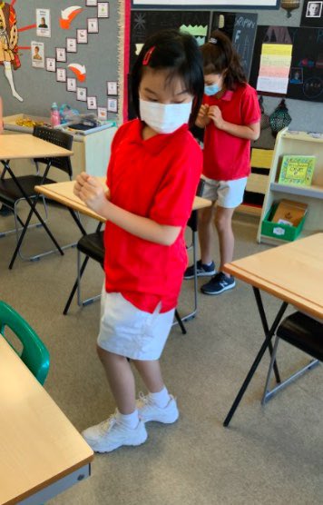Kellett_KLBPrep's tweet photo. Year 5 had lots of fun in English! Here they are using drama to explore emotions of the main character in their text, ‘Queen of the Falls’. Inspired by this activity, they then wrote powerful descriptions based on the ‘show, don’t tell’ writing method. #KLBPrep @KellettSchool https://t.co/i1lL6z5oRl