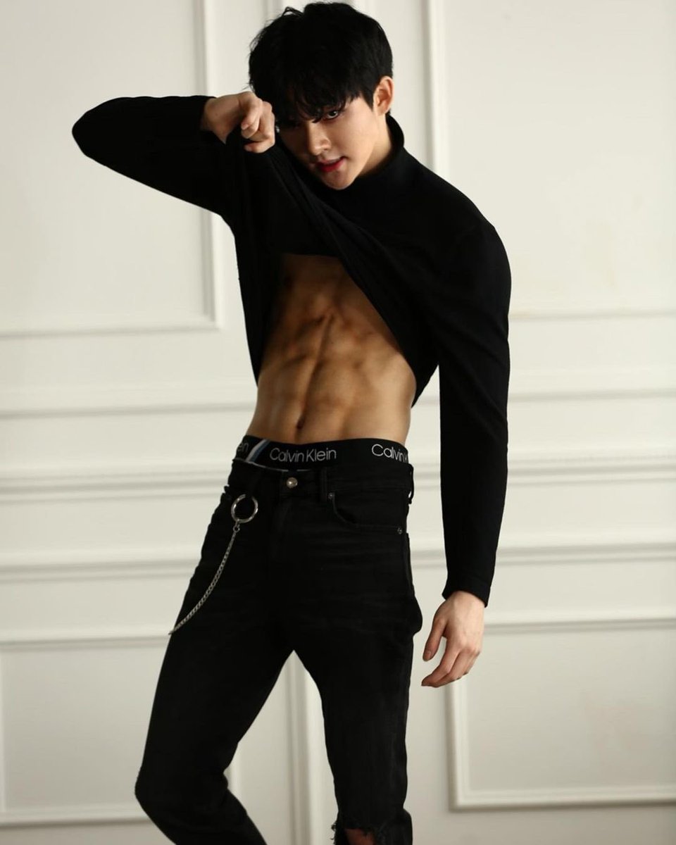 сяо кпоп парень. 2pm jun k торс. Kiseop u-kiss. торс чимина. азиаты парни пресс.