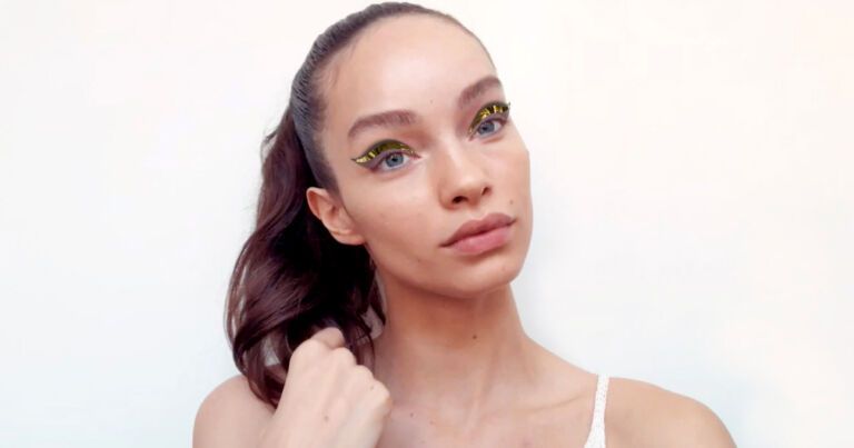 jamesvgingerich's tweet image. #WhatsNext?  Cosmetics company announces "virtual makeup" for video calls. (Futurism) #RemoteWork buff.ly/38Q6YCE