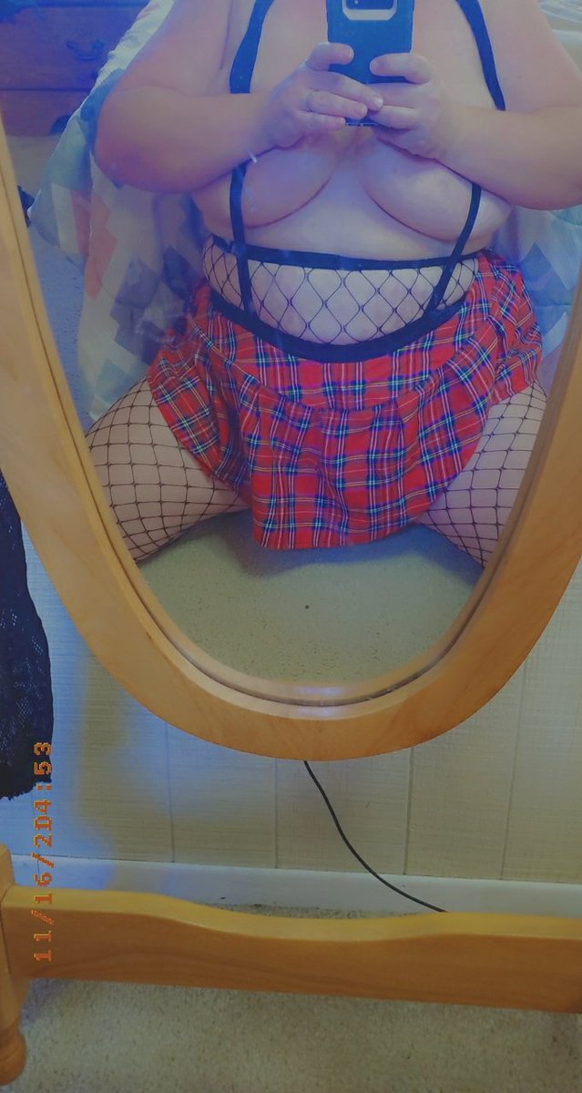 sexygodess69101's tweet photo. #buildingconfidence #homeworkslave #coronavirus #checkmybio #joinme #onlyFanscouples #onlyfanbabe #immabeme #bisexual #ilikegirls #ilikeguys #3sum #noods #sellingnudes #sellingtips #kinklife #kinkyaf #kinkystuff #Polyamorous #Twitter #makemefamous https://t.co/Ak7bC4UjgT