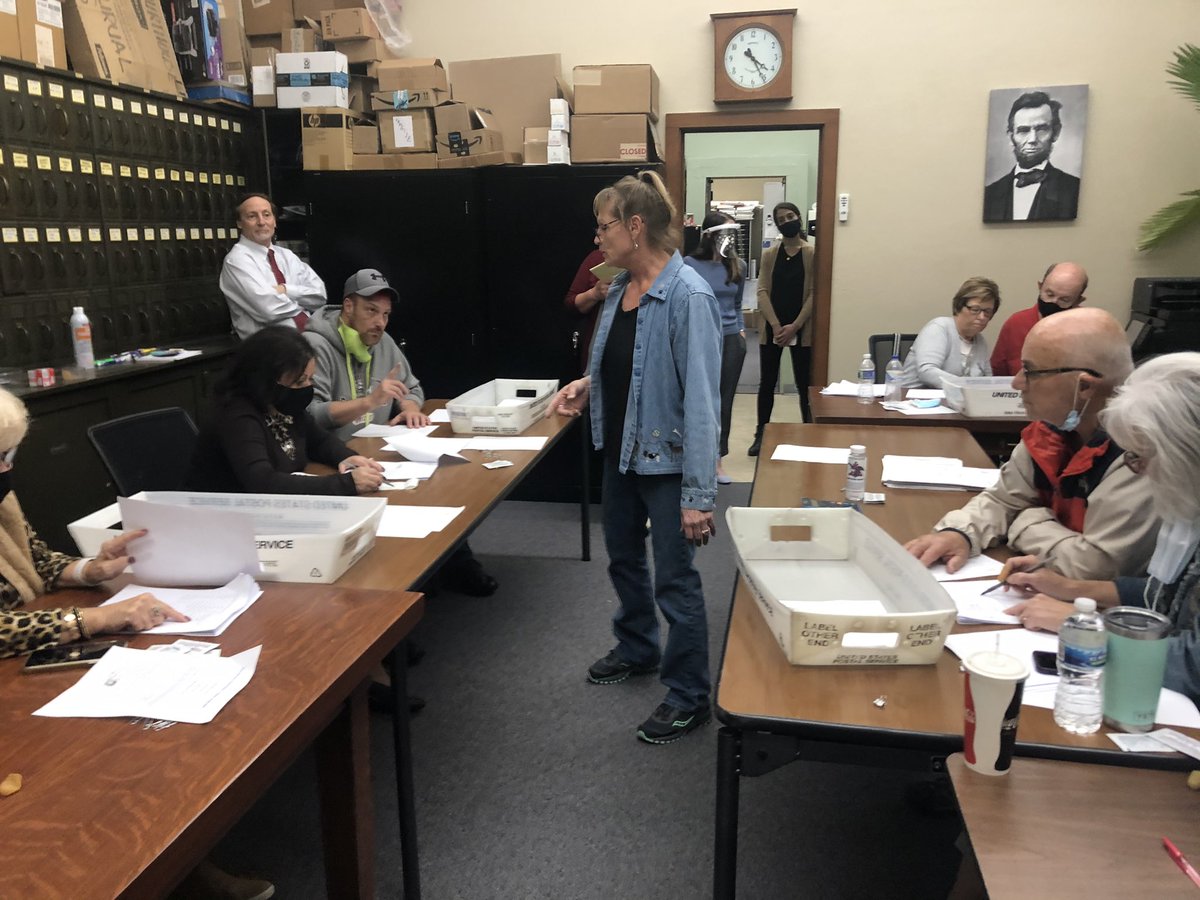 On the fifth count, the board of election workers successfully totalled 561 votes, but the vote breakdown between Hart and Miller-Meeks didn’t match the election night breakdown. Again, tired eyes. There is a reason we use machines to count ballots. Trying for count six.  #IA02