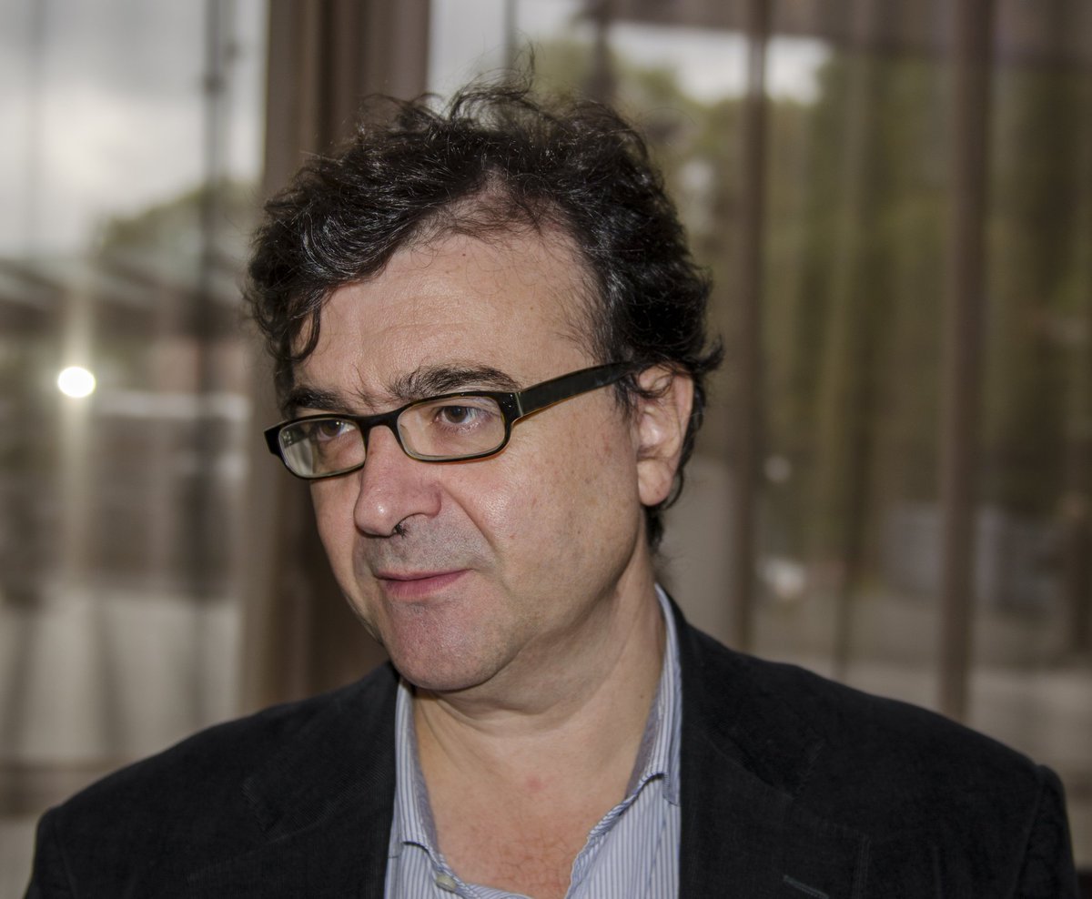 _FILCR's tweet photo. Es un honor presentar al escritor español Javier Cercas como invitado de la #FILCR2020Virtual.📖

El multipremiado autor inaugurará la feria con un conversatorio junto al escritor costarricense Carlos Cortés.
#EscrituraSinFronteras

@edit_planeta
@LibreriaInter https://t.co/ZUTHW9R8FN