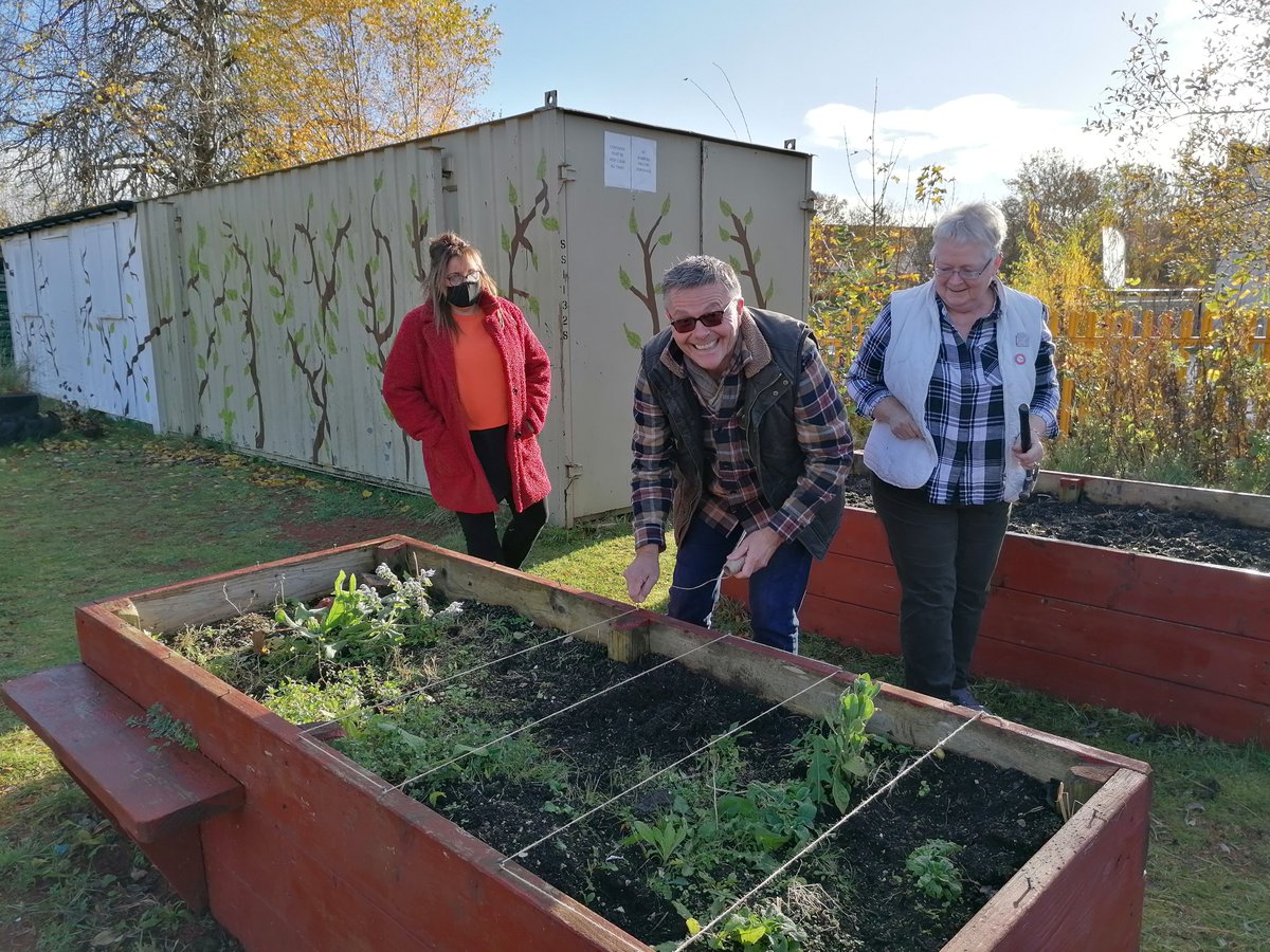PTPC11's tweet photo. See out amazing final session which concludes our rotation with @CranhillDT Our participants learned how to plan their garden using the Square Foot Gardening technique before making more amazing meals!

What a wonderful experience with amazing group and our partner @CranhillDT https://t.co/jsIkTF4LPK