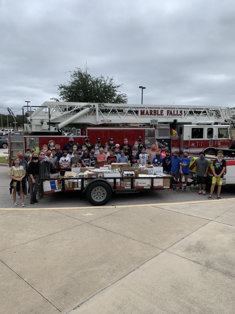 PattyMcAlpin's tweet photo. We CAN be the light and help others! @ColtElementary loves helping with the Marble Falls Fire Rescue food drive. #coltbethelight #coltriseup #coltlives212 https://t.co/vDGjpEyEIp