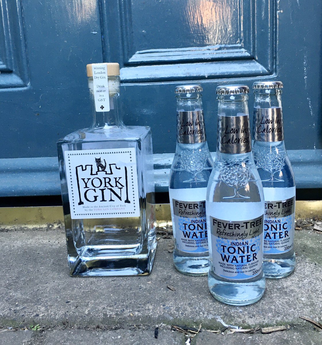 yorkgin's tweet photo. DISTILLERY TO DOORSTEP

We deliver local orders in our emission-free van 🚚

As a thank you for shopping local, we pop a couple of Fever-Trees in. So you can have a York G&amp;T right away!🍸😍

(Free delivery for the rest of the UK too.)

Shop:
https://t.co/STuN7ANPtD

#shoplocal https://t.co/wPsZZv0KaI