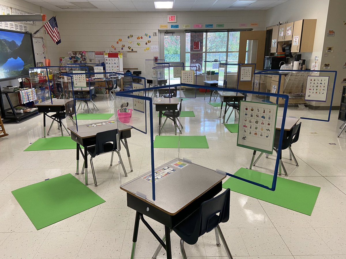 Mrs_KThompson's tweet photo. Our @OldPointeElem K5 classroom is quiet right now, but we can’t wait to see our whole school family here tomorrow for the first time! #WelcomeBack #SafeAndReady #OPESstrong https://t.co/UvRof38if3