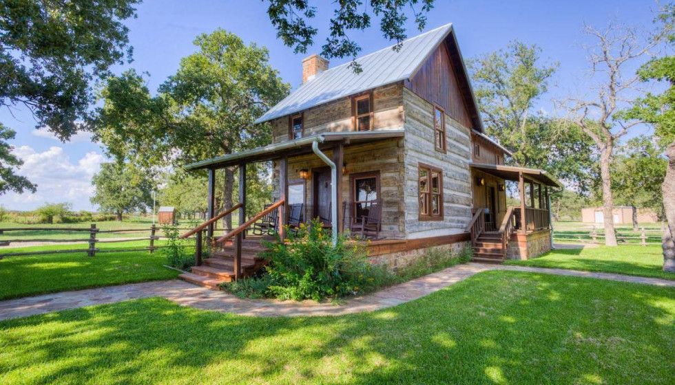 Flourishing #TexasHillCountry village among most charming small towns in the South buff.ly/34V6gSp via <a href="/culturemapATX/">CultureMap Austin</a> #Fredericksburg