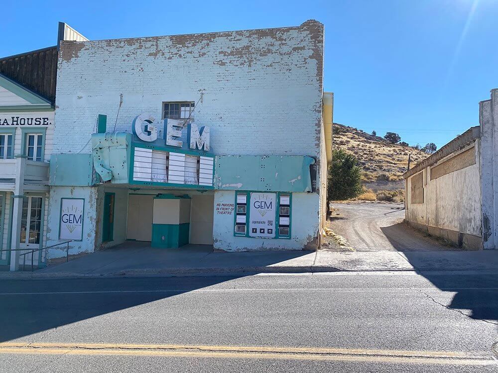 LincolnNV's tweet photo. Owner raising money for restoration of Piocheโs GEM Theater https://t.co/eSy3qyYYSo @GemPioche #GetPrimitive #VisitLincolnCountyNV @TravelNevada #ThatNevadaLife https://t.co/RPhZU8eaUi