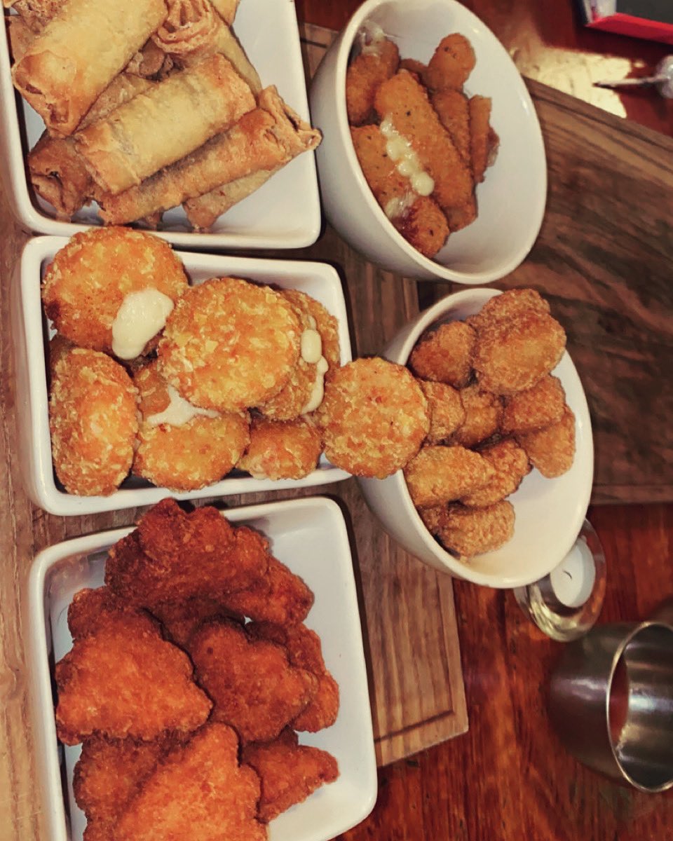 CatLouBateman's tweet photo. Can’t go out for monday tea with the devilishly handsome @denevans92 so stayed in.... lockdown feast for 2 that I can do 😋#welikefood #mondayfunday #friedeverything #comfortfood #bestiebanquet https://t.co/zJYwF4wFnV
