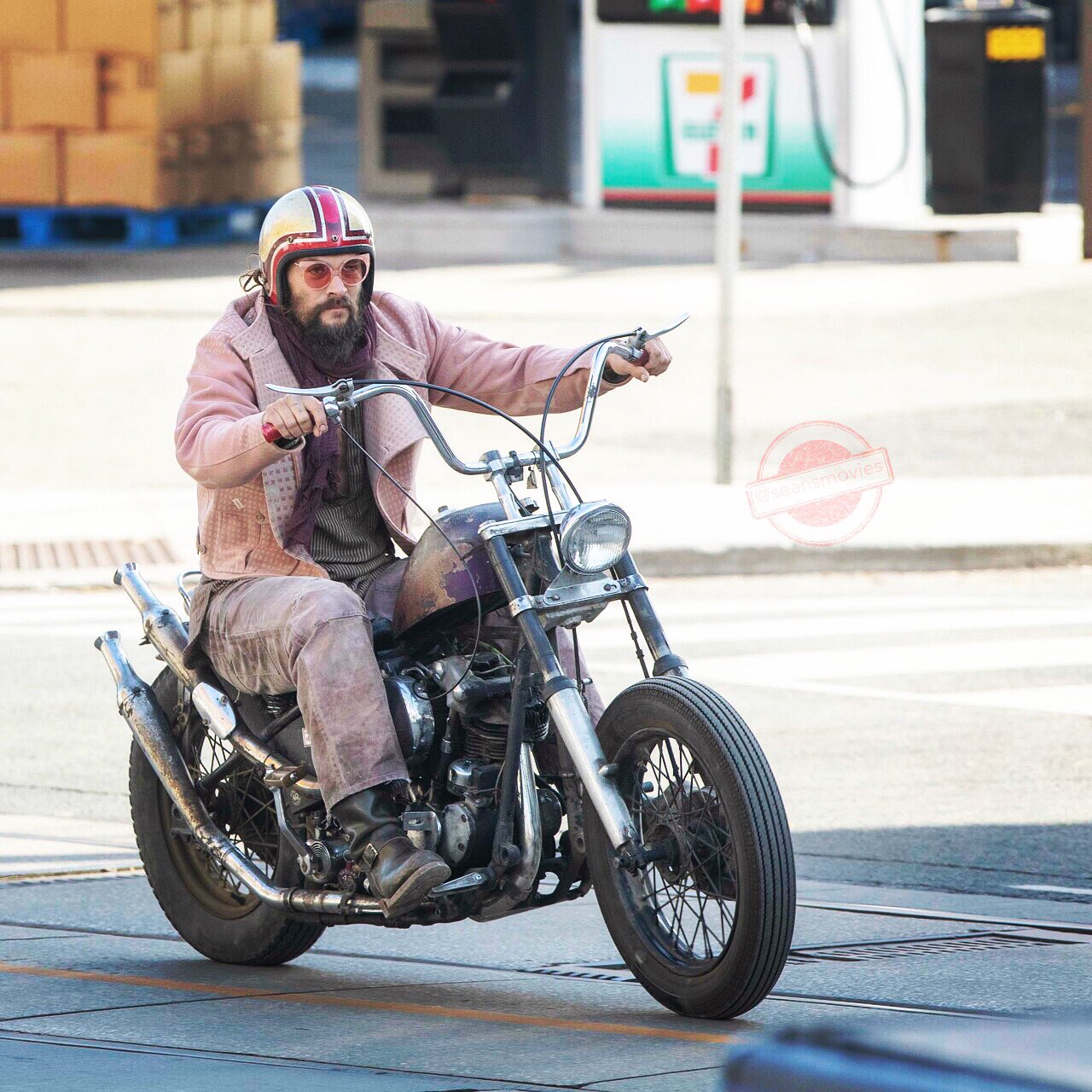 Jason Momoa Hops On Motorcycle For A Burger Lunch With Friends