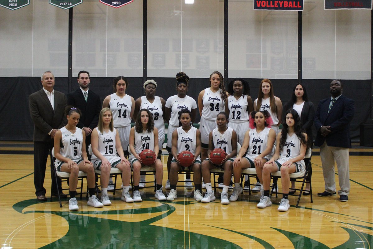 2 Days-Lady Eagle season opener on Wednesday, 7:00 at Puckett. Come and see your 2020-2021 squad for the first time.
Also, be there to celebrate our 2019-20 Championship Team, as they receive their Championship Rings. 31-2, Heart Champs, Heart Tourney Champs. Champions Forever!!!