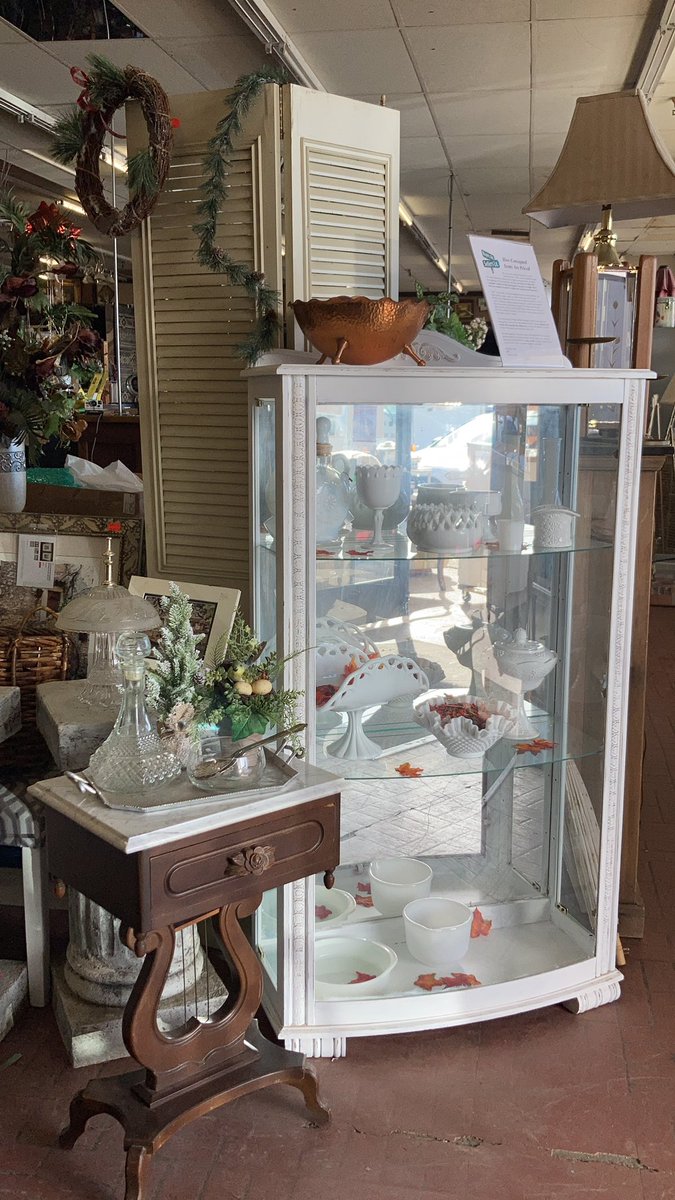 AmazingFinds's tweet image. New set up!