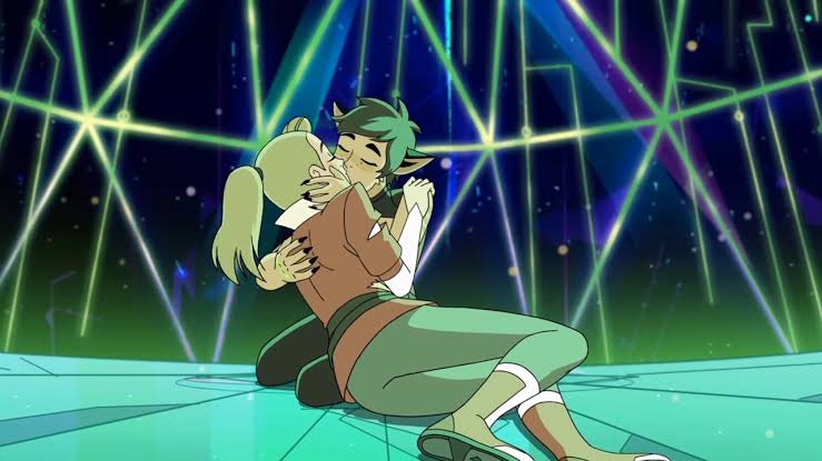 AceStolDust's tweet photo. Cadora isamazing showing that victims of childhood trauma and abuse still deserve love and someone who won't give up on us.Borderline personality disorder doesn't mean someone is a evil monster. Catra is finally in a safe environment to process her trauma in a healthy way #Cadora https://t.co/zOXYVBva83