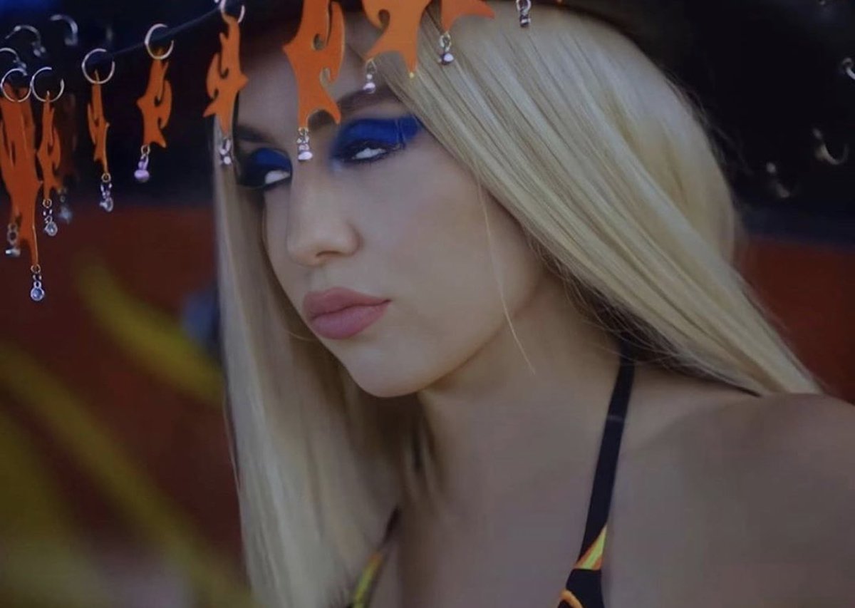 AvaMax tweet picture