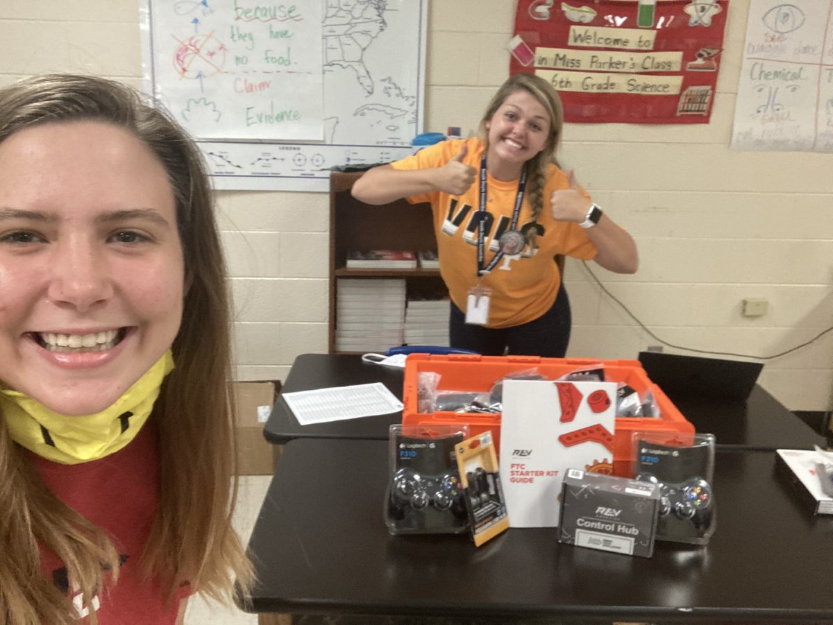 sciencemsparker's tweet photo. Ms. Lindstrom and I were super excited to get our robotics kits in the mail! Come see one of us for more info on how to join the Robotics Club #OneTribe  #SoKnoRoboJr https://t.co/IinZUa6OUJ