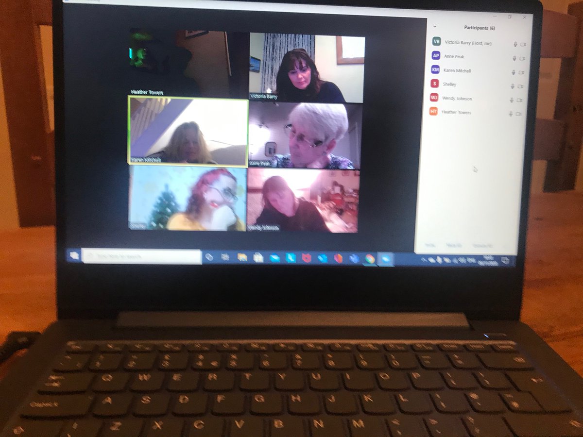 creative_all's tweet photo. Tonight, we kickstarted our creative writing zoom group ... What a great time spent together journaling and free writing 📝 https://t.co/7bw7lreOh8
