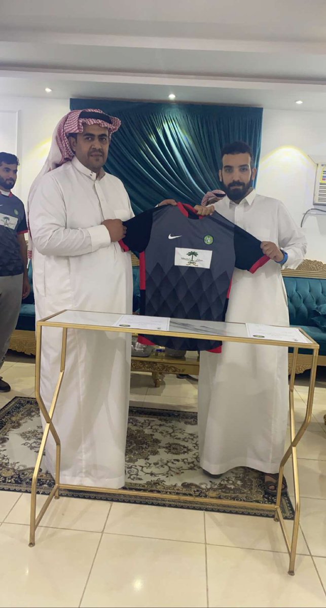 ghalib1266's tweet photo. تدشين عقد الرعاية لفريق الراقي الرياضي من قبل حساب سناب المشطه الرسمي @2009Alraqi https://t.co/IZJy6z8LVN