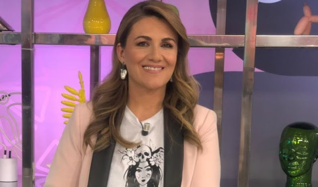 fansdelbrilli's tweet photo. El secretísimo retoque estético de Carlota Corredera https://t.co/DEo7AiJtai https://t.co/zFTzNSn4ds