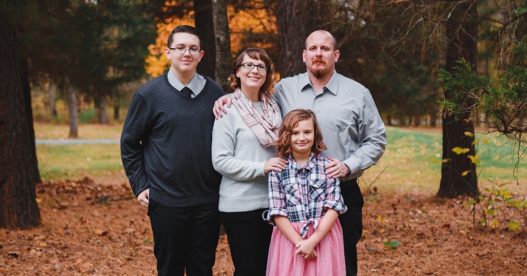 MilSpoOfTheYear's tweet photo. Its AFI’s #MSOYMonday! Our 2016 AFI Beale AFB &amp; 2018 AFI Rivanna SOY Christina Laycock is an advocate for spousal employment &amp; education, she is also invested in teaching financial planning &amp; fiscal responsibility to military families. #AFIMSOYFamily #MSOY16 #MSOY18 https://t.co/yDaLxYCDpV