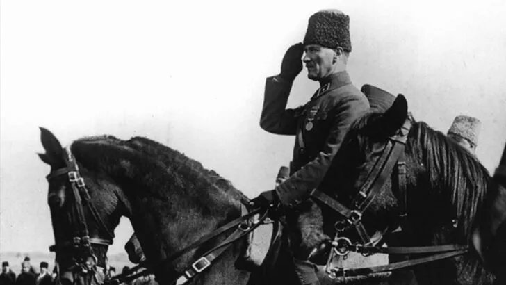 Yolun, yolumuzdur. Allah şaşırtmasın

Minnetle anıyorum #Atatürk 🖤
