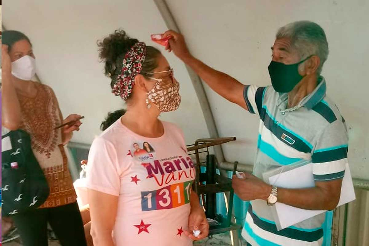 MariaVanirTO's tweet photo. Intensificamos a campanha nas ruas apresentando as nossas propostas de um mandado popular e participativo. Durante a tarde, estive percorrendo, junto com nosso candidato a prefeito @VileladoPT, o comércio de Taquaralto.
#MariaVanir13114
#MeRepresenta
Prefeito #Vilela13 https://t.co/u23VOvwVwD