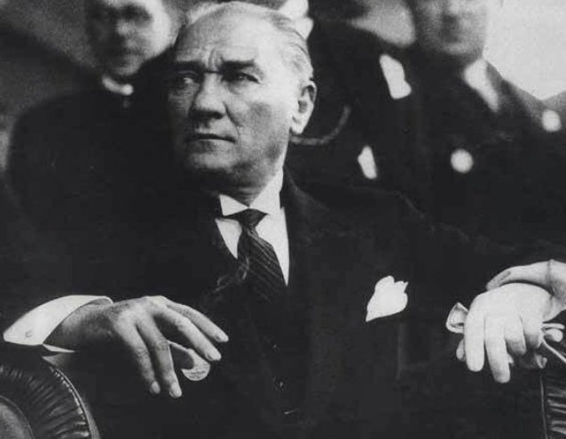 "Açtığın Bu Yolda Bizi Senin Işığın Aydınlatıyor"

Ulu Önder Mustafa Kemal Atatürk'ün bedenen aramızdan ayrılışının 82.yıldönümünde Atamızı saygı ve sevgiyle ANIYORUZ, ARIYORUZ!

🖤| #10Kasım • #İlelebetİzindeyiz