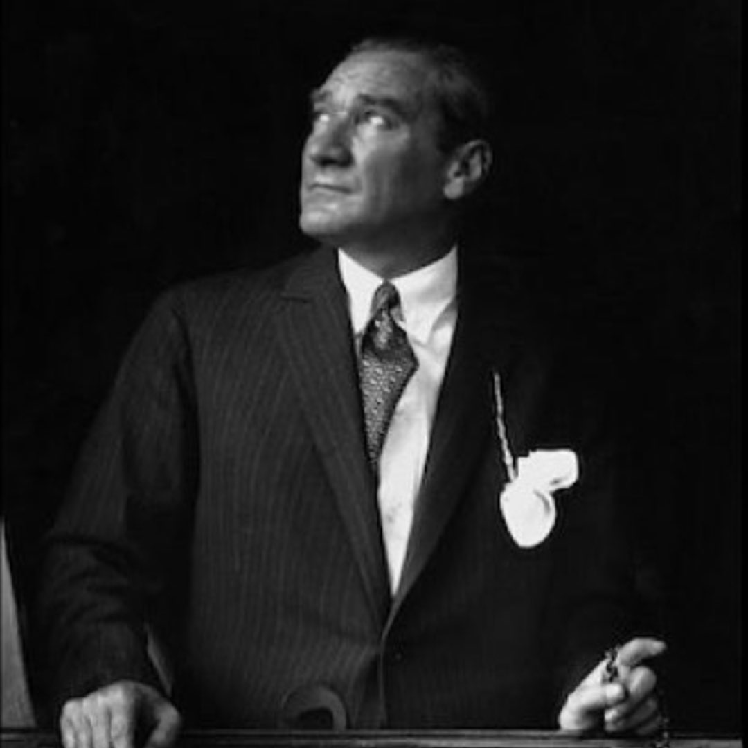 goproteincomtr's tweet photo. Atamızı saygı, sevgi, özlem ve minnet ile anıyoruz... 🇹🇷 #Atatürk #10kasım https://t.co/S8GiFExwqf