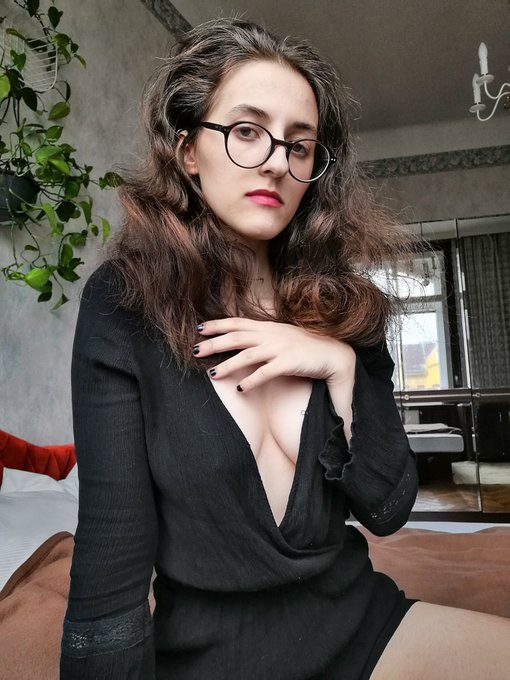 I'm on @qrush_App now! You don't want to miss out 😘  ✨https://t.co/s060qHglmK  @livedivaapp @Retweetcz<a class="tags" target="_blank" title="On Twitter" href="/?out=eyJ0eXAiOiJKV1QiLCJhbGciOiJIUzUxMiJ9.eyJpYXQiOjE3MzEzNzYwNzMsImlzcyI6InR3cG9ybnN0YXJzLmNvbSIsIm5iZiI6MTczMTM3NjA3MywiZXhwIjoxNzYyOTEyMDczLCJyZWRpcmVjdF91cmwiOiJodHRwczovL3R3aXR0ZXIuY29tL3FydXNoX0FwcCJ9.uFdot9xU_IrwZP19BYpiXz7027p4gsBMp-opczif9rtV3OZtIITX8bi-lguHcjnliWkD942Nf1oP0pb--FHWwQ">@qrush_App</a>