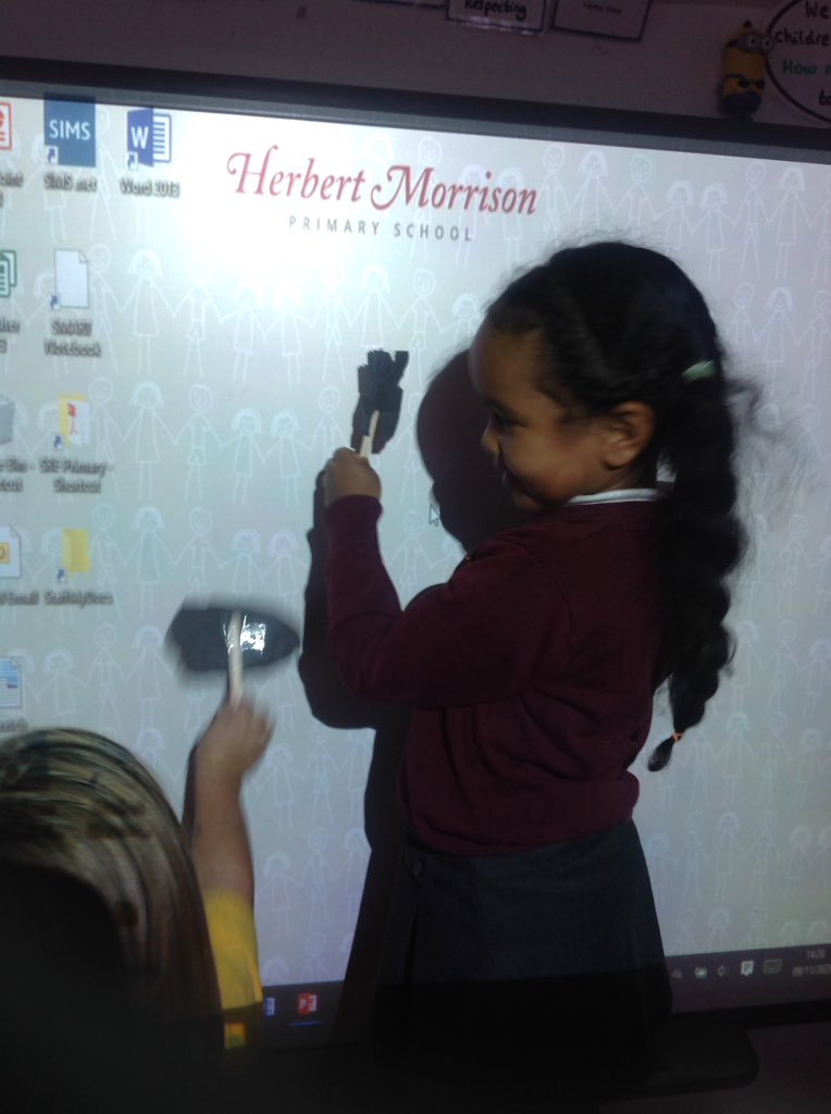 MissLinsleyHMPS's tweet photo. Turtles have been learning about #light and #dark, sources of light, shadows and having lots of fun making and experimenting with their own #shadowpuppets! #science #art #crosscurricularlearning #handsonlearning #EYFS #HMPSscience @HerbMorrPriSch https://t.co/FeSDDDMqdO