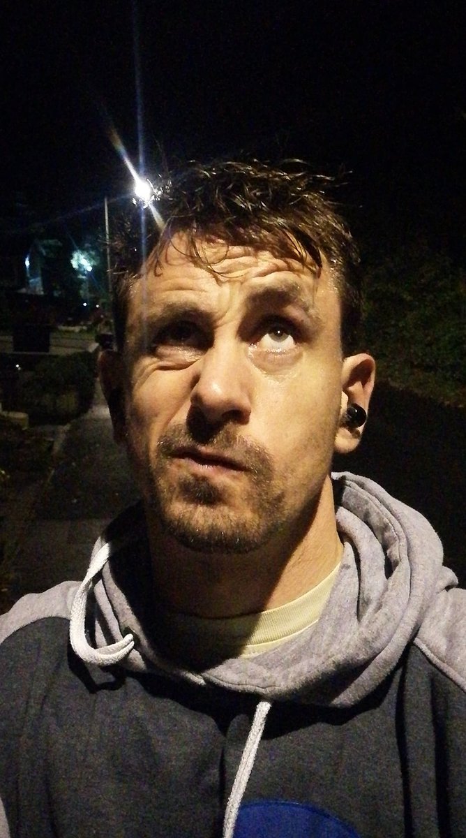 _BrettRalph's tweet photo. Day 3 of @dsbaker93 lockdown level up challenge . 3 litres of water , good protein intake , core workout and now out topping up my 10k steps wondering how long it will be before I can get a haircut ha ha #lockdownlevelup https://t.co/dDbjGoeDJL
