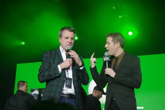 Консольная дружба: Sony поздравила Microsoft с запуском Xbox Series X|S